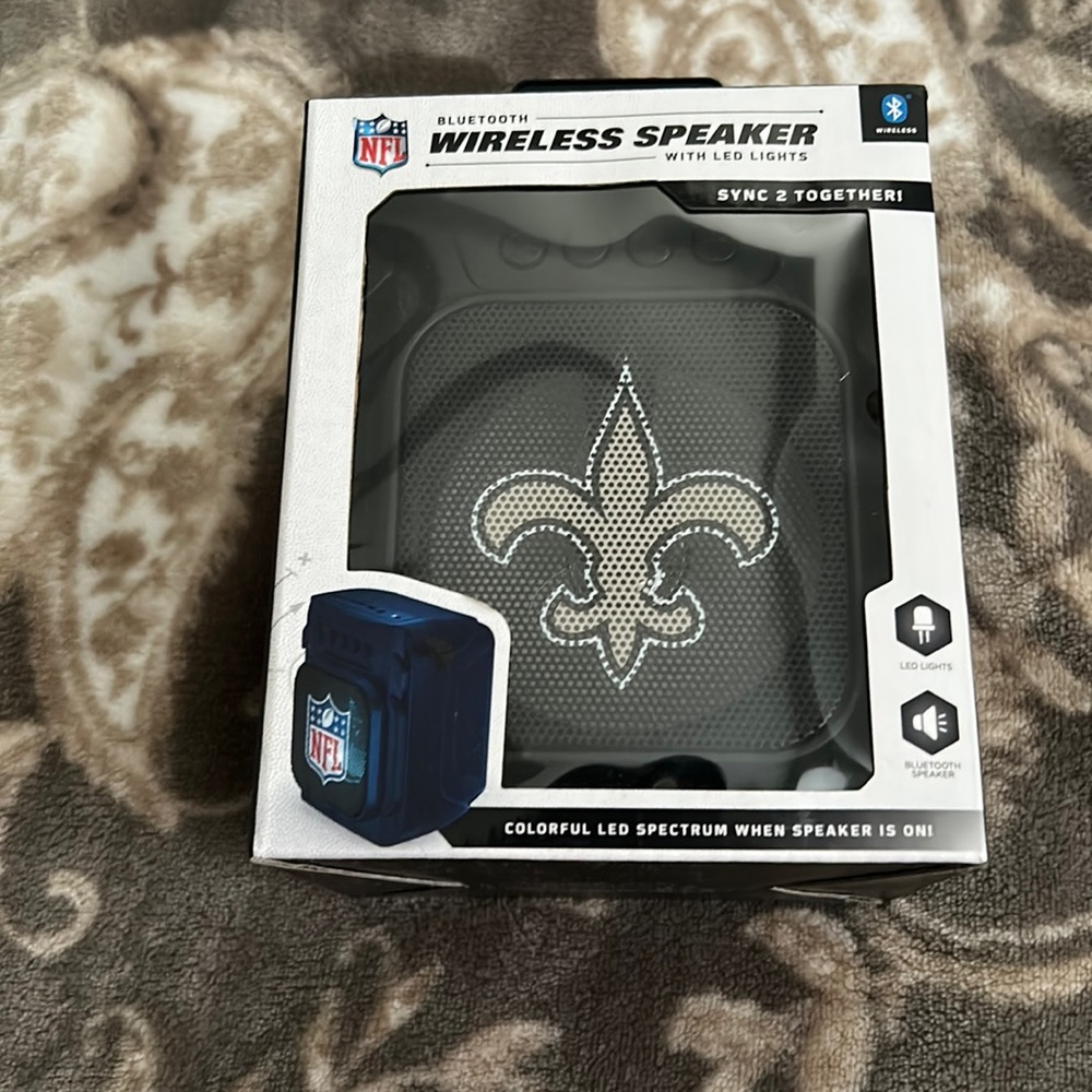 Soar NFL Bluetooth wireless speaker with LED lights NWOT